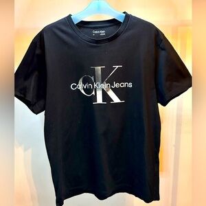 CK black T-shirt front logo L size